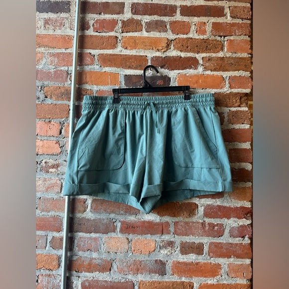 Avia Women's Woven Shorts with Porkchop Pockets, 3" Inseam, Sizes XXXL - Picture 7 of 10